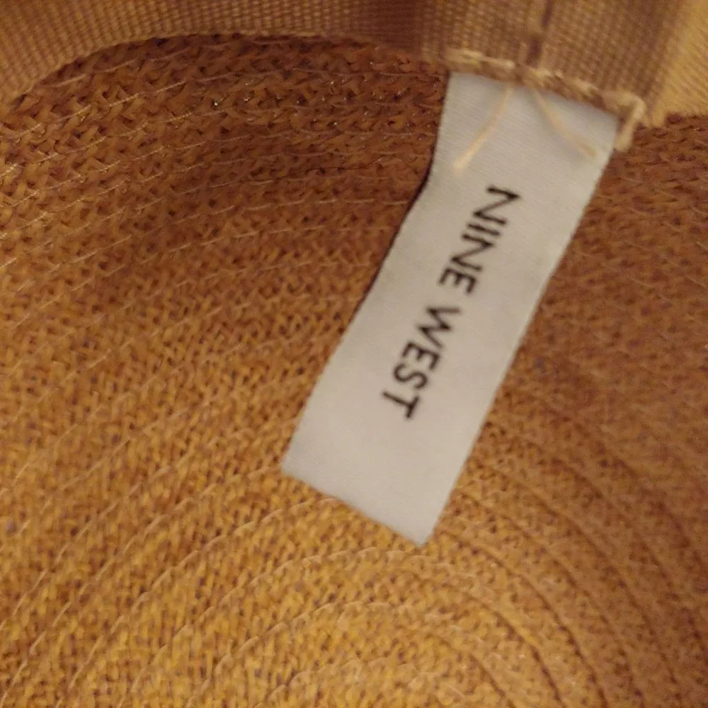 Nine West large floppy straw sun hat with pink straw flower and trim - Picture 7 of 8